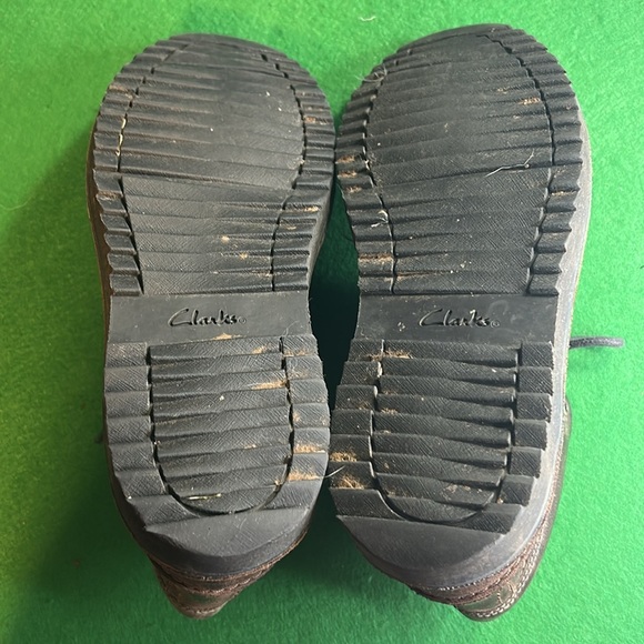 CLARKS EDGEWICK CHUKKA BOOT MENS SZ 8.5 - Picture 8 of 12